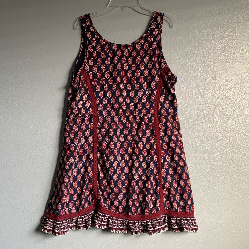 House of Harlow 1960 sleeveless dress.